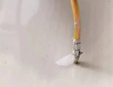 泉港瓷砖空鼓维修公司专业解答在瓷砖铺贴过程中，如果使用的砂料过粗（如全部使用了粗砂），可能会导致以下问题